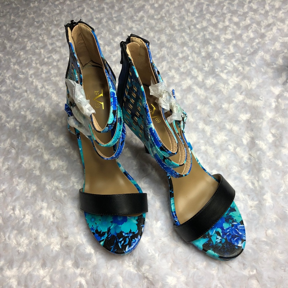 Versace 19-69 Abbigliamento Dressy Sandals  (NWT)